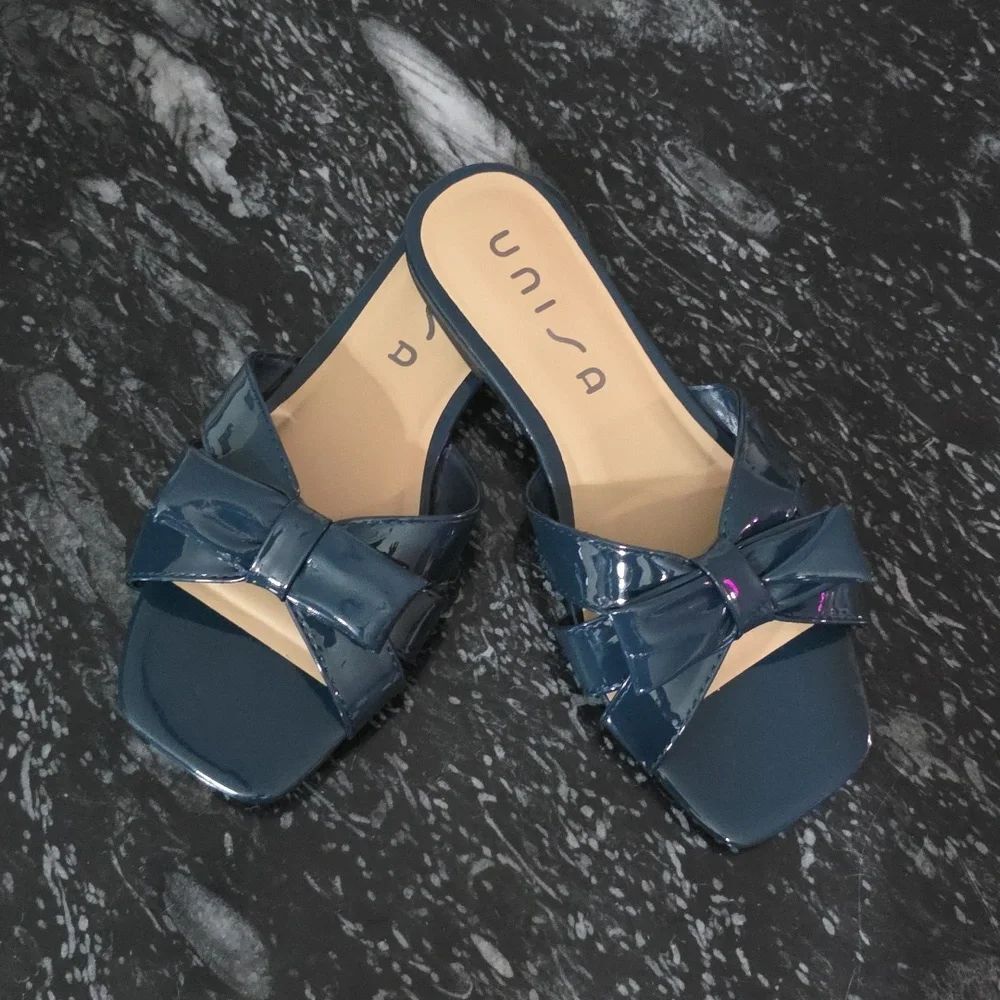 BRAND NEW UNISA BOWNOT SQUARE-TOE SLIDE